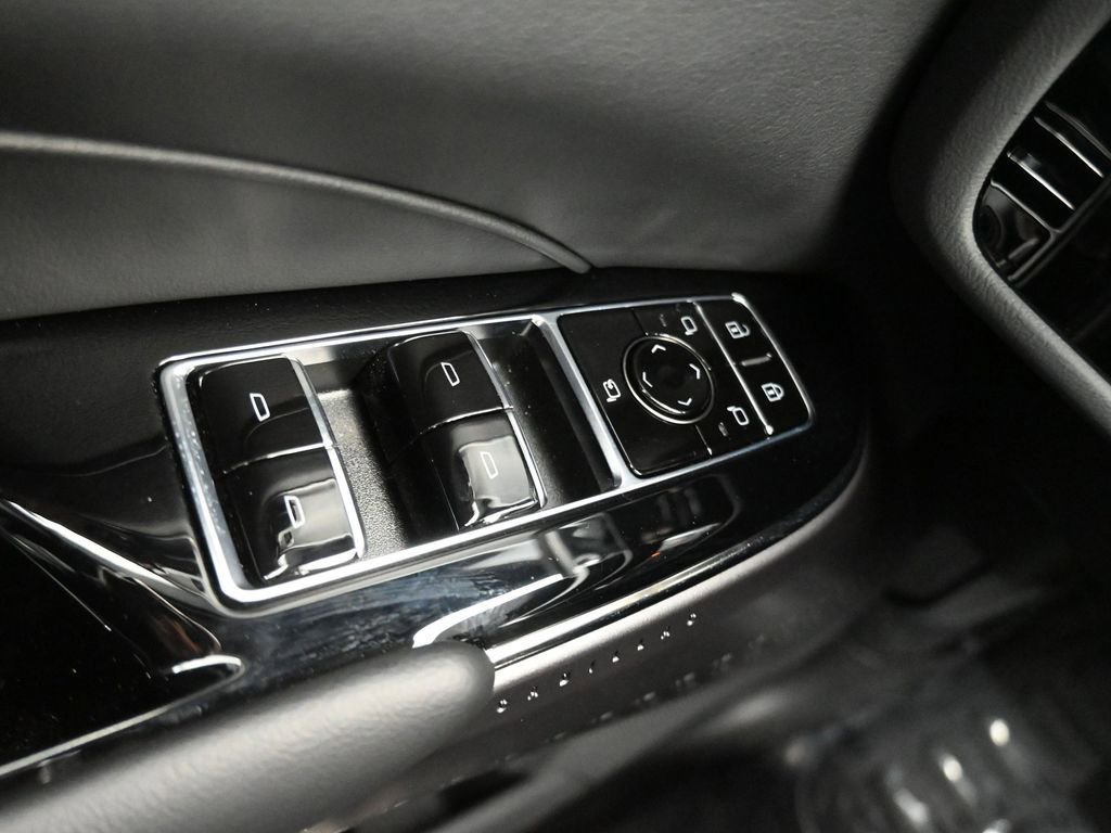 Used 2025 Cadillac Lyriq Luxury image 26