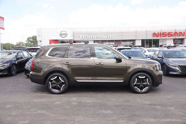 Used 2025 Kia Telluride S AWD/4WD image 5