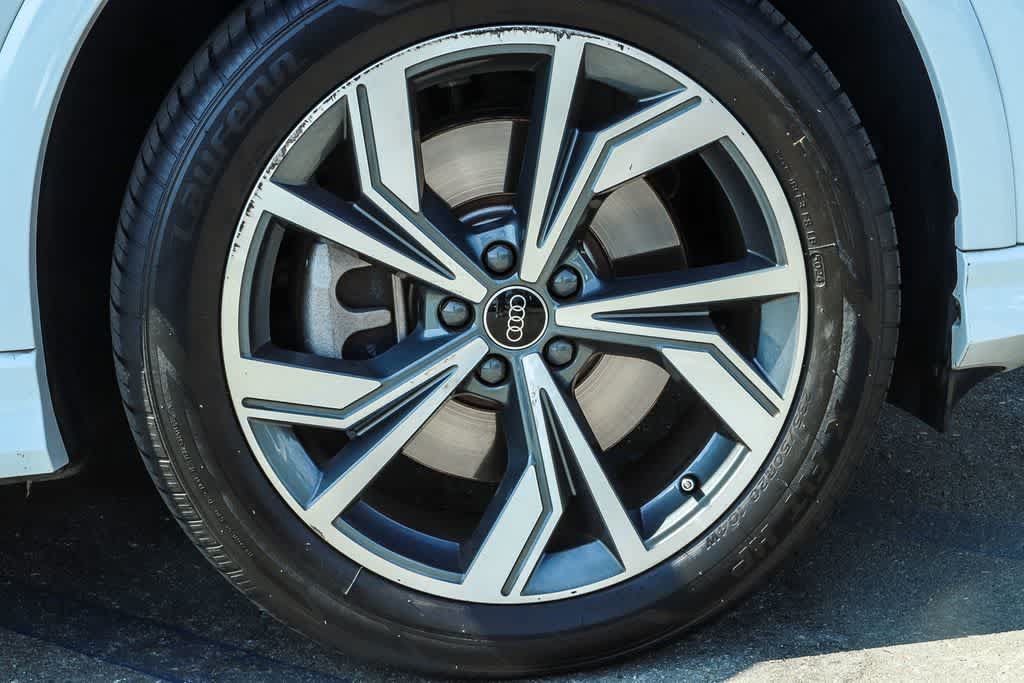 Used 2023 Audi Q4 e-tron Premium w/ Convenience Package AWD/4WD image 9