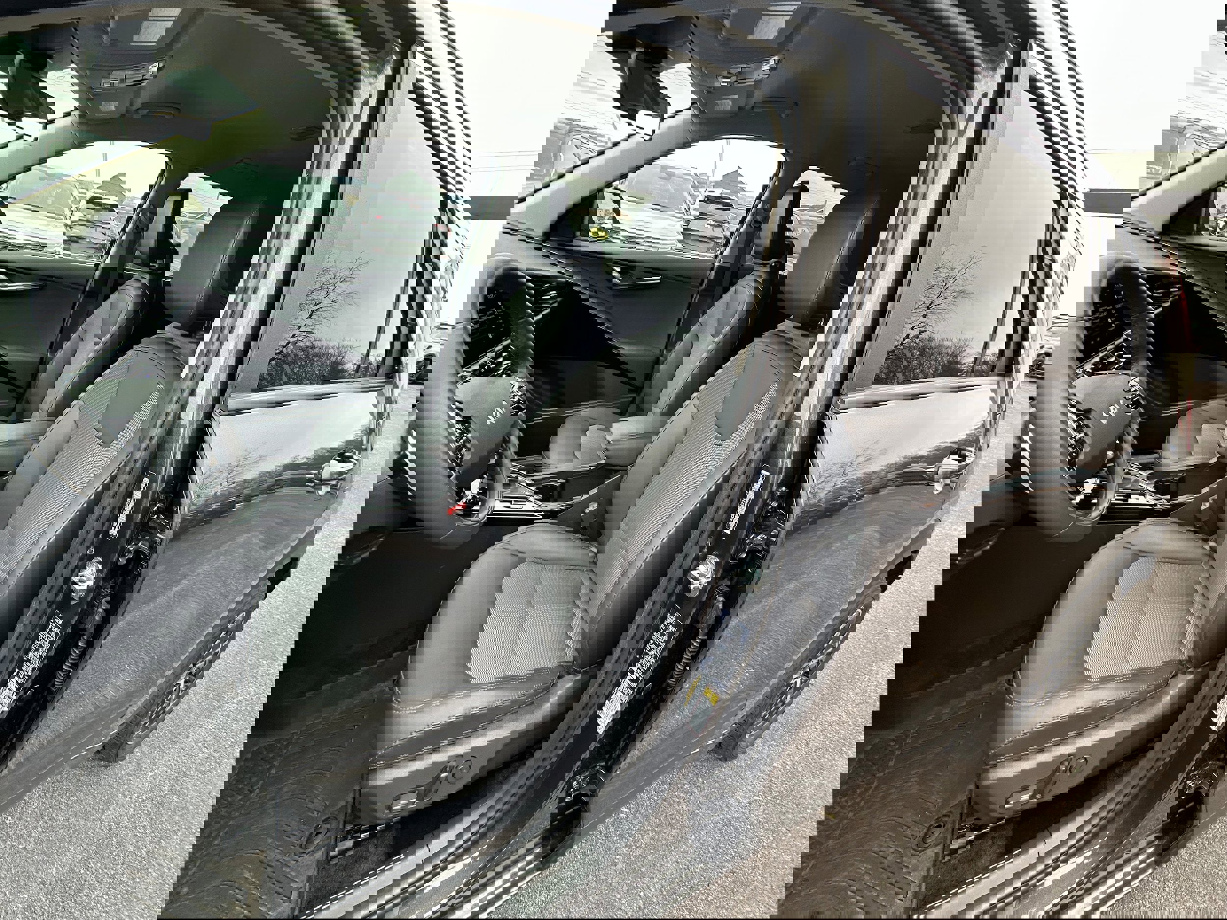 Used 2025 Kia Niro EX image 25