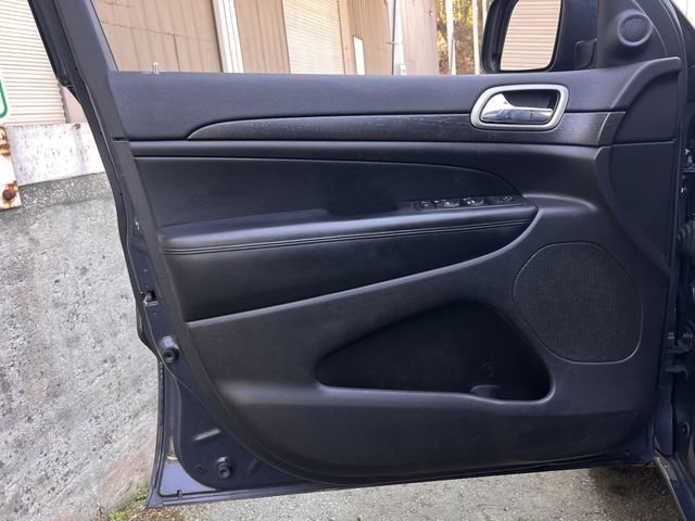 Used 2018 Jeep Grand Cherokee Altitude image 10