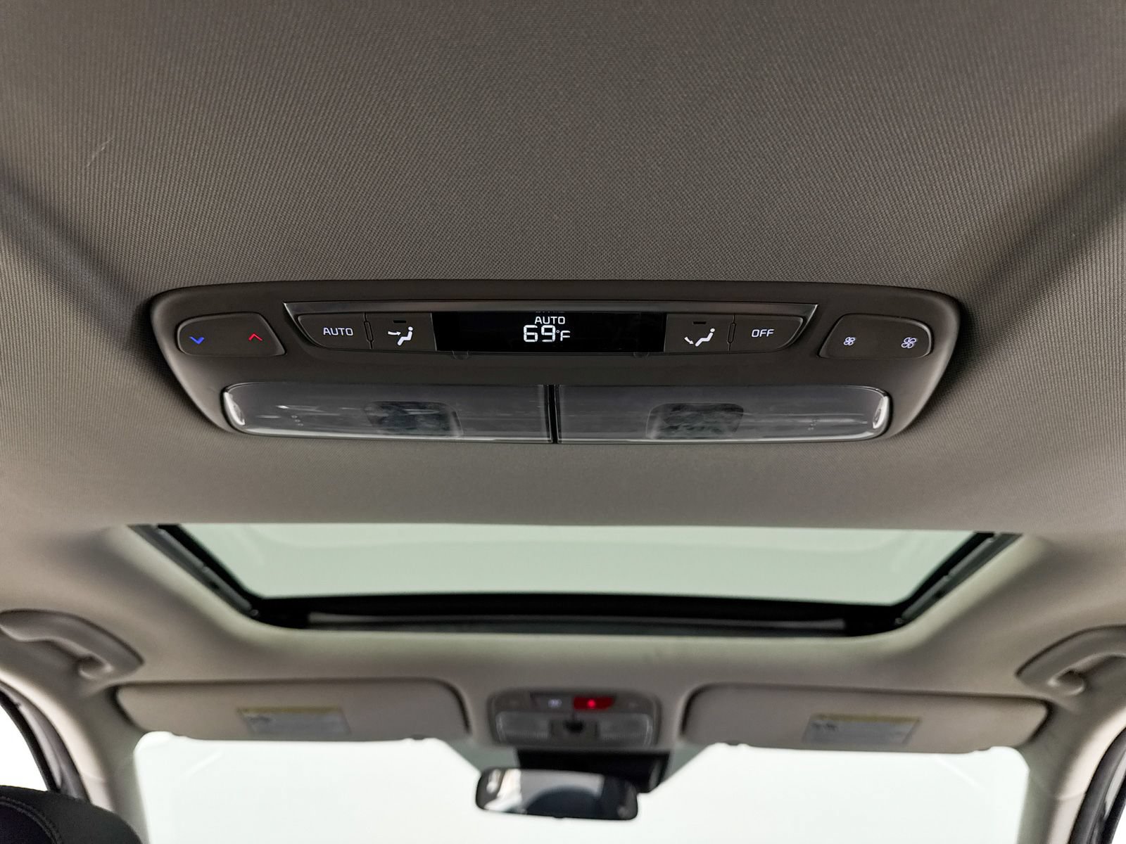 Certified 2024 Kia Telluride S w/ S Sunroof Package FWD image 33