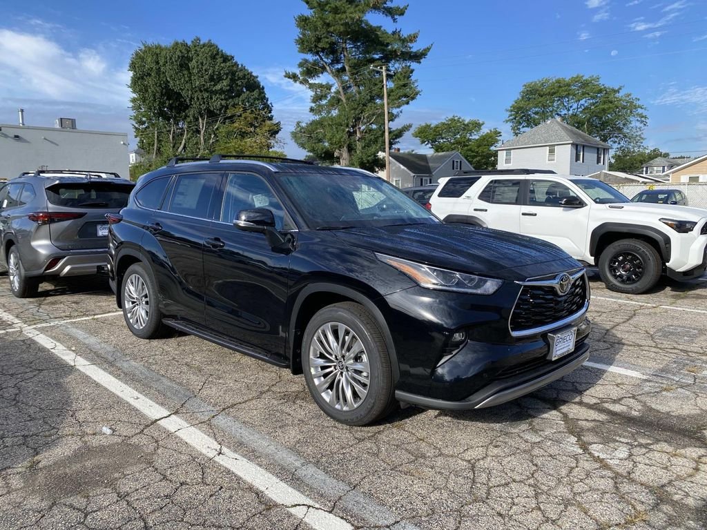 New 2026 Toyota Highlander Platinum AWD/4WD image 1
