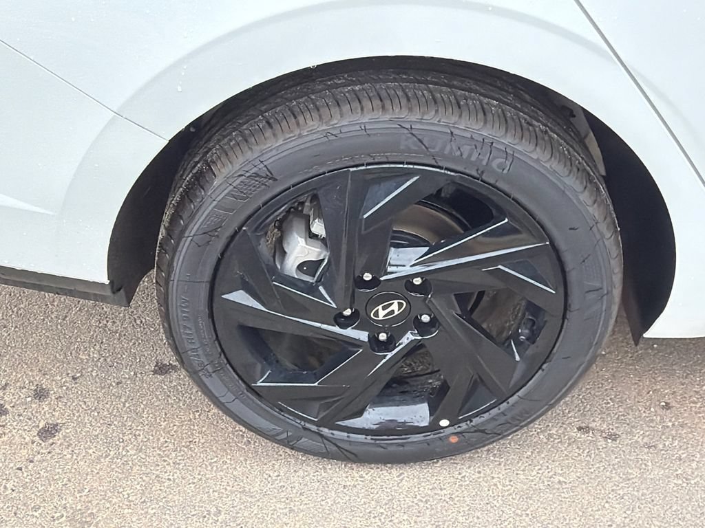 New 2026 Hyundai Elantra Sport FWD image 18