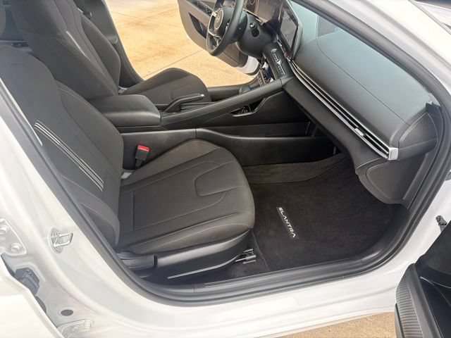 Used 2024 Hyundai Elantra SEL FWD image 13