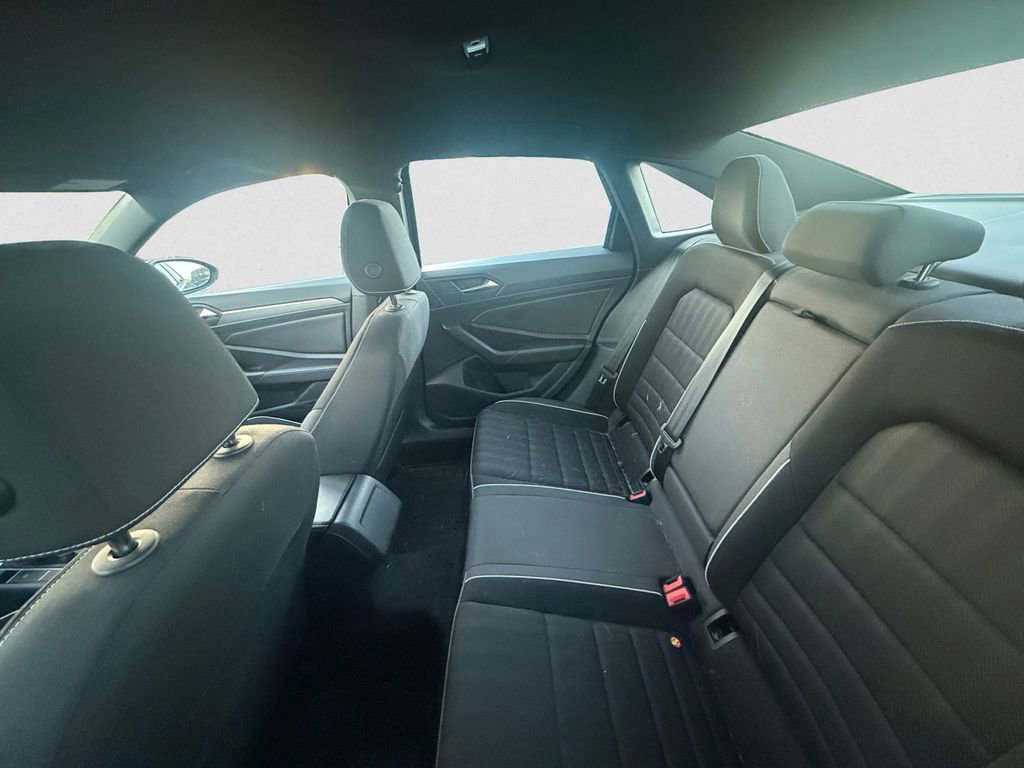 Used 2023 Volkswagen Jetta Sport image 8