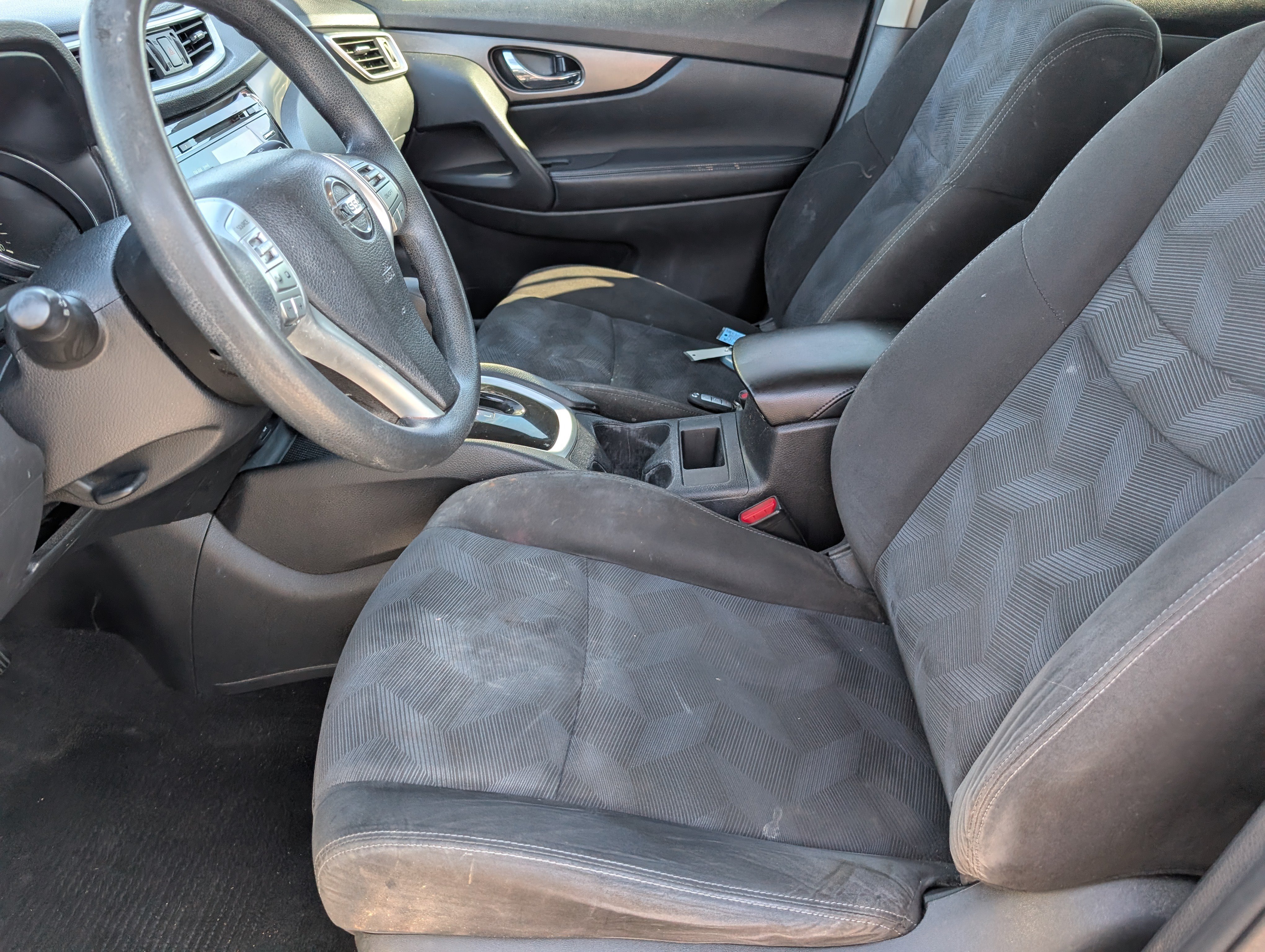Used 2015 Nissan Rogue SV FWD image 12