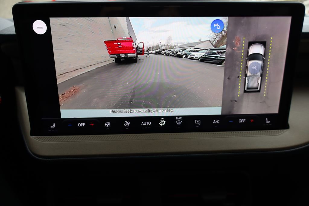 Used 2025 Ford Maverick Lariat image 8