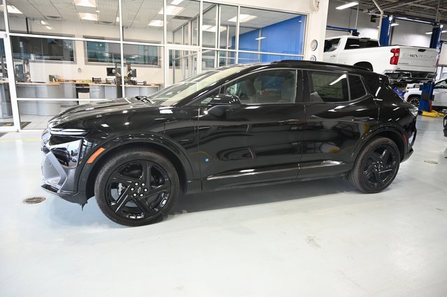 New 2025 Chevrolet Equinox EV RS image 7