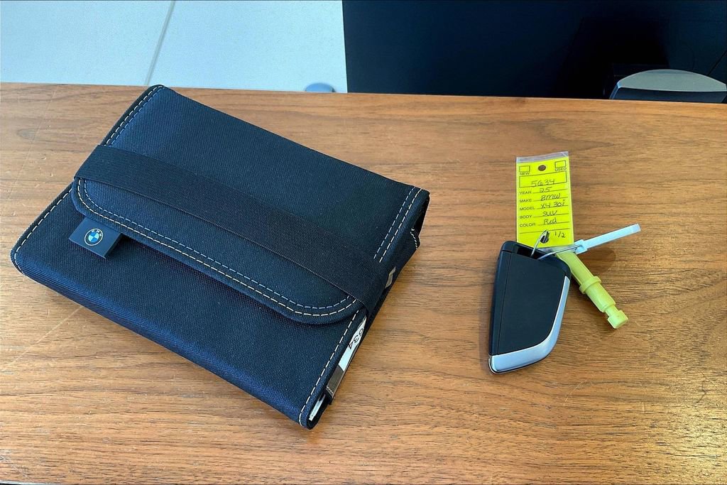 Used 2025 BMW X4 xDrive30i w/ Premium Package image 35