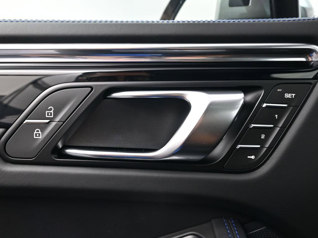 New 2026 Porsche Macan Turbo AWD/4WD image 18