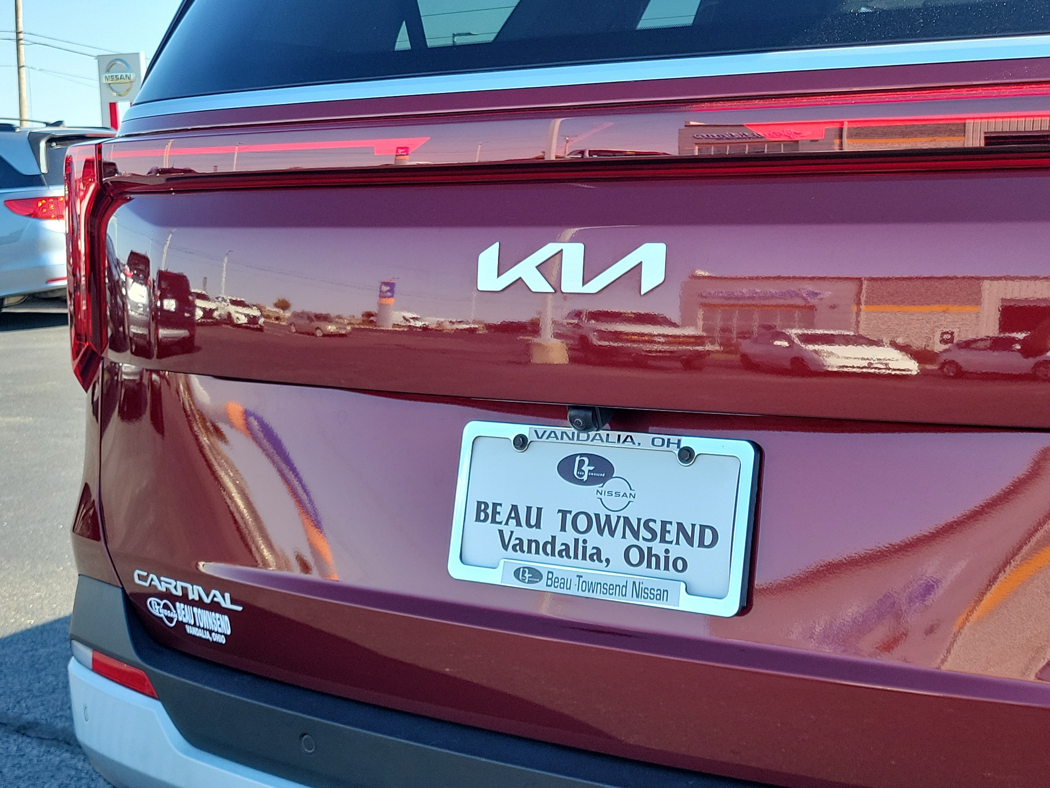 Used 2026 Kia Carnival FWD image 7