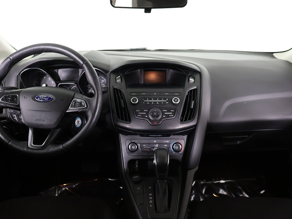 Used 2018 Ford Focus SE w/ Cold Weather Package FWD image 32