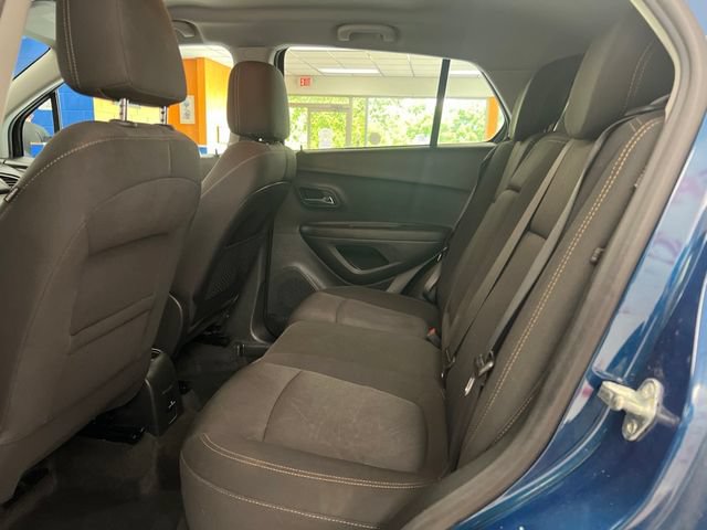 Used 2020 Chevrolet Trax LT FWD image 14