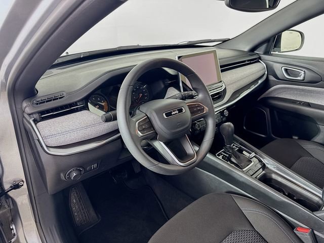 Used 2023 Jeep Compass Sport image 12