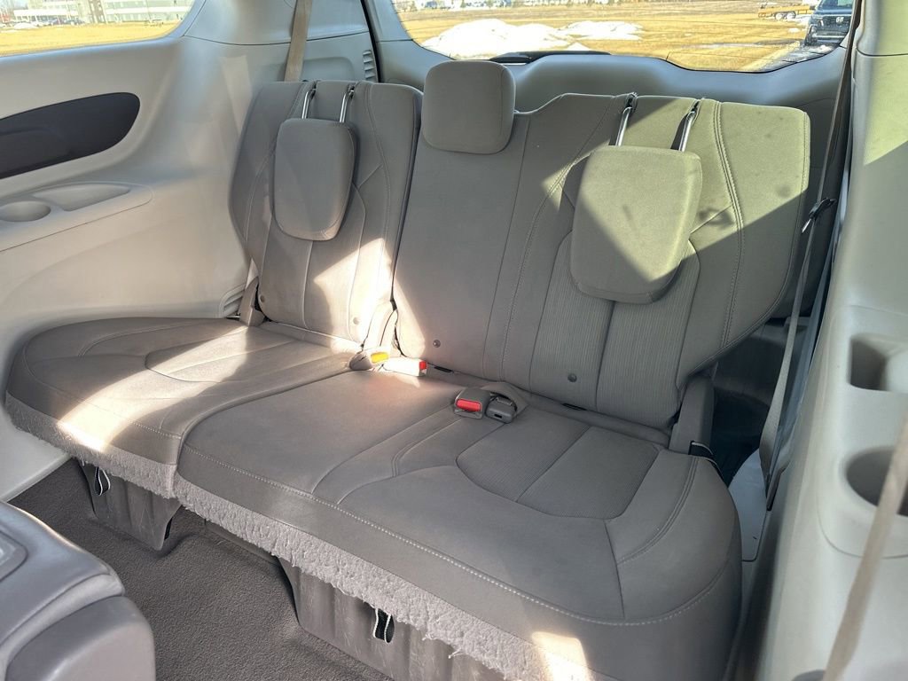 Used 2018 Chrysler Pacifica Touring Plus w/ Tire & Wheel Group image 14