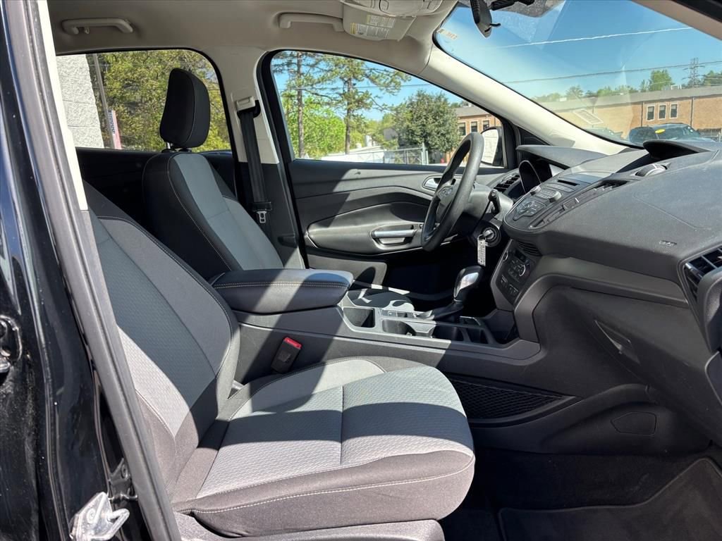 Used 2018 Ford Escape SE image 12