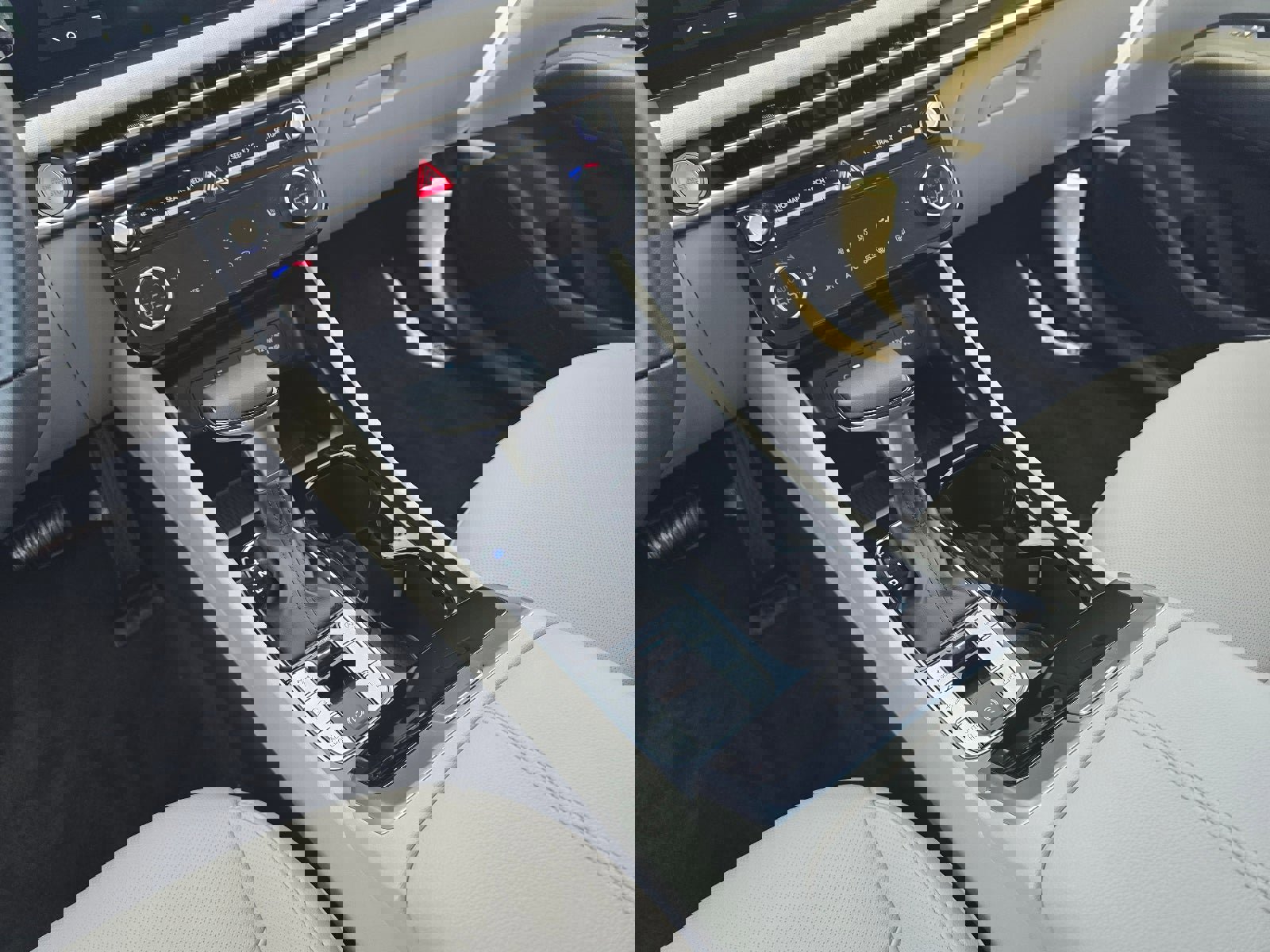 Certified 2025 Hyundai Tucson SEL image 16