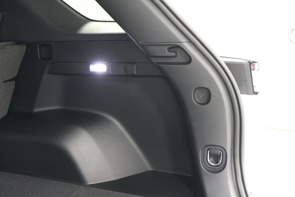 New 2027 Chevrolet Equinox LT w/ Convenience Package II FWD image 28