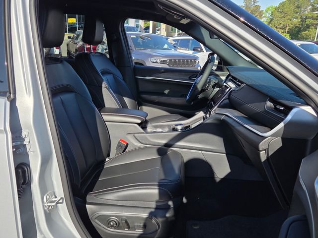 Used 2025 Jeep Grand Cherokee L Limited image 16