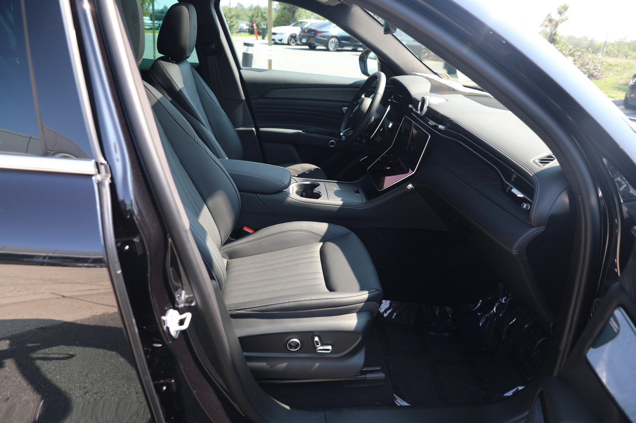 Used 2024 Maserati Grecale GT AWD/4WD image 60