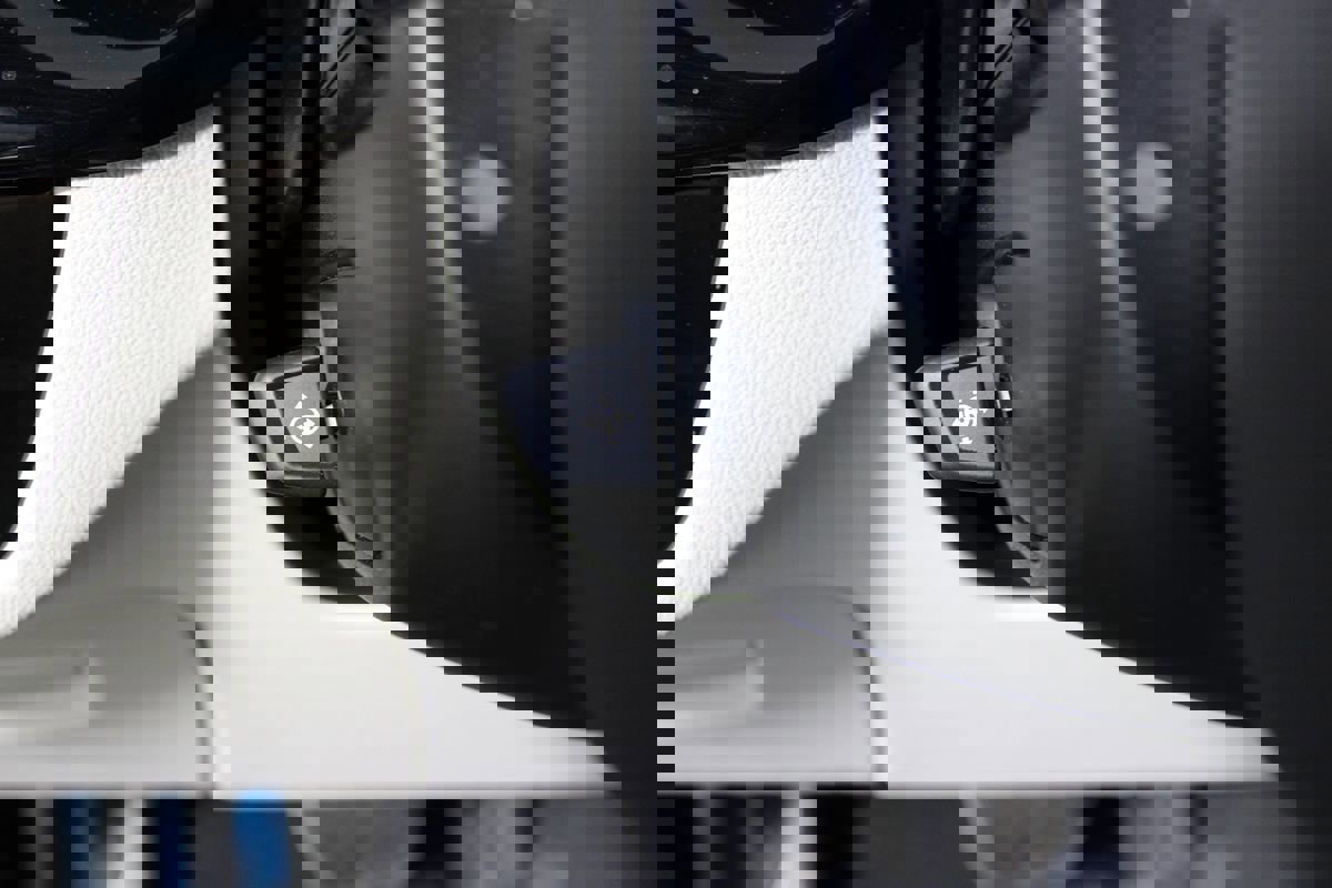 Used 2023 BMW 530e 530e w/ M Sport Package image 15