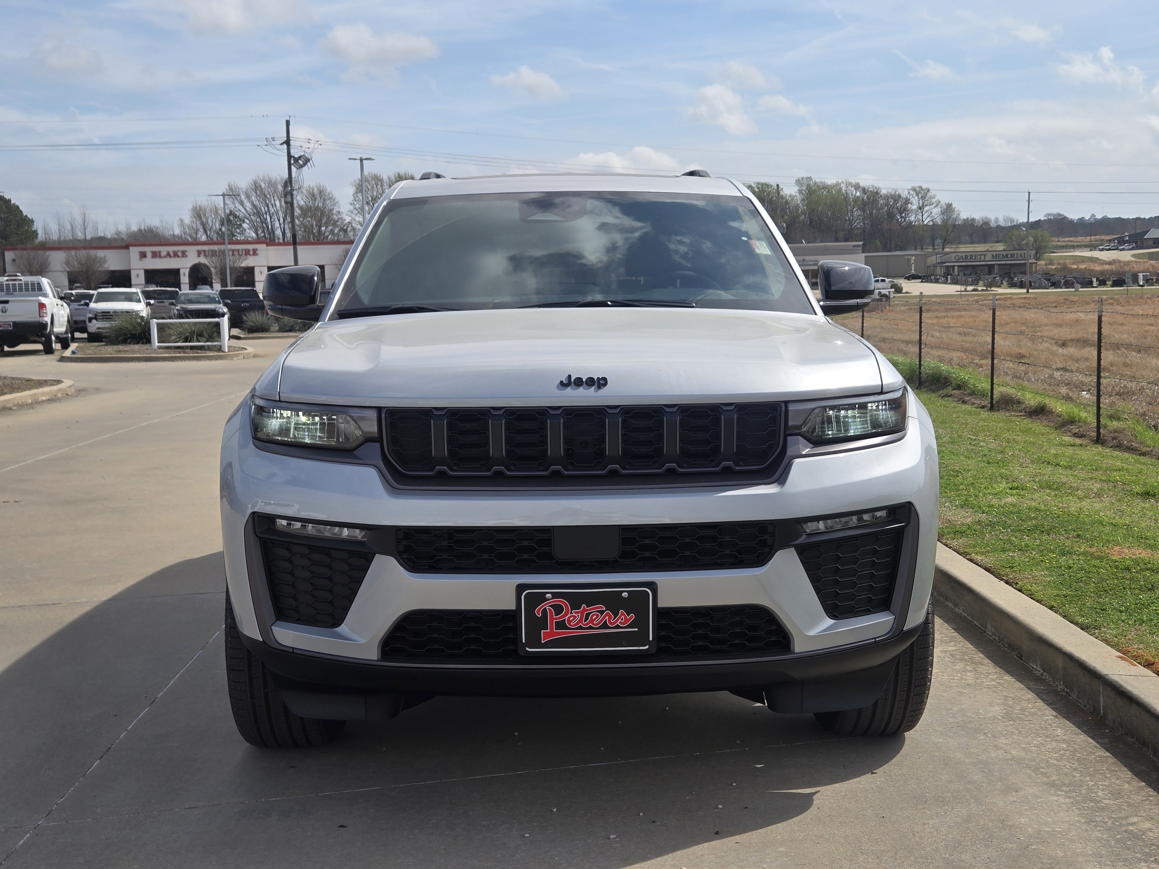 New 2026 Jeep Grand Cherokee L Limited w/ Limited Altitude Package RWD image 2