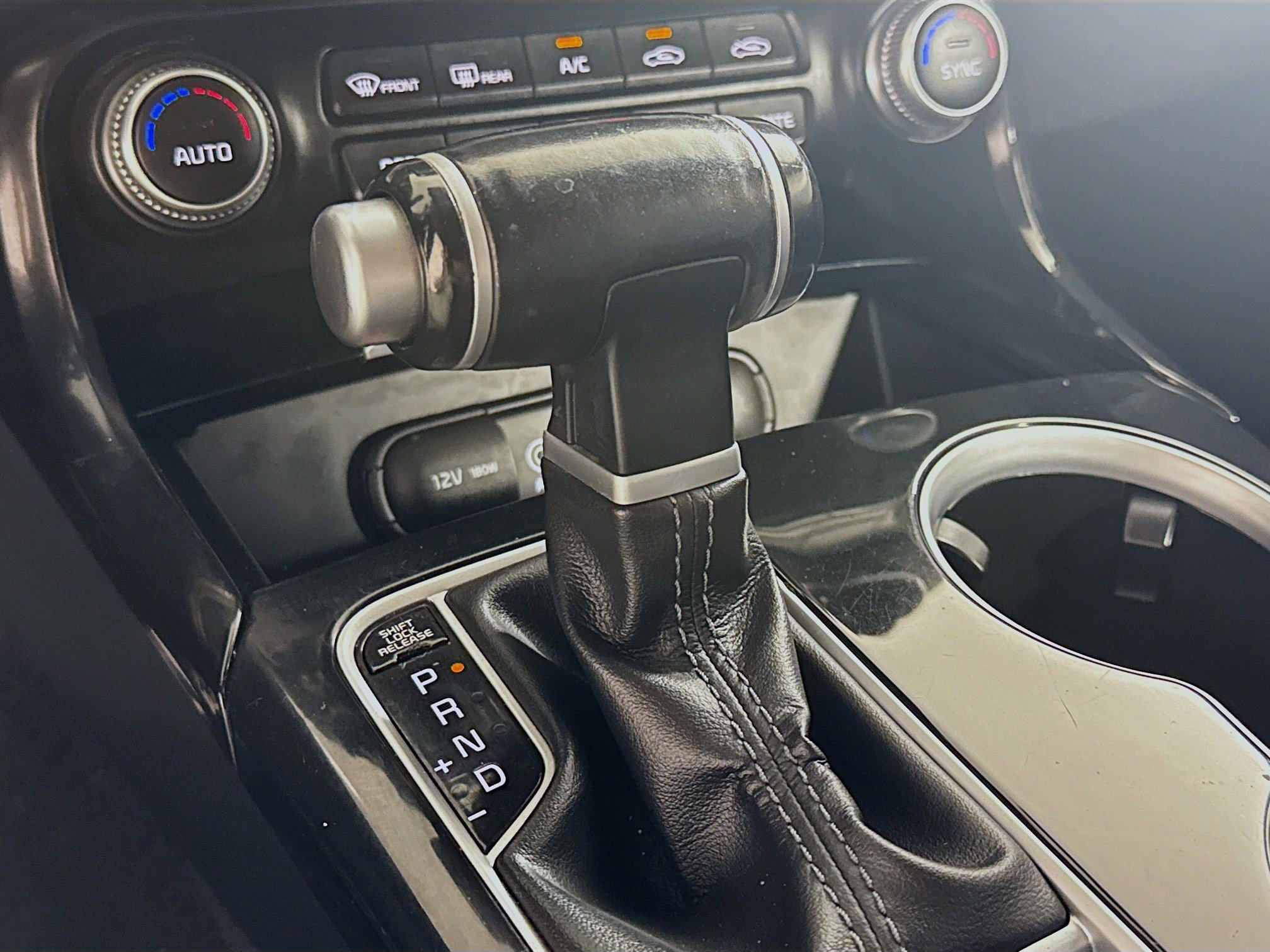 Used 2018 Kia Stinger Premium image 18