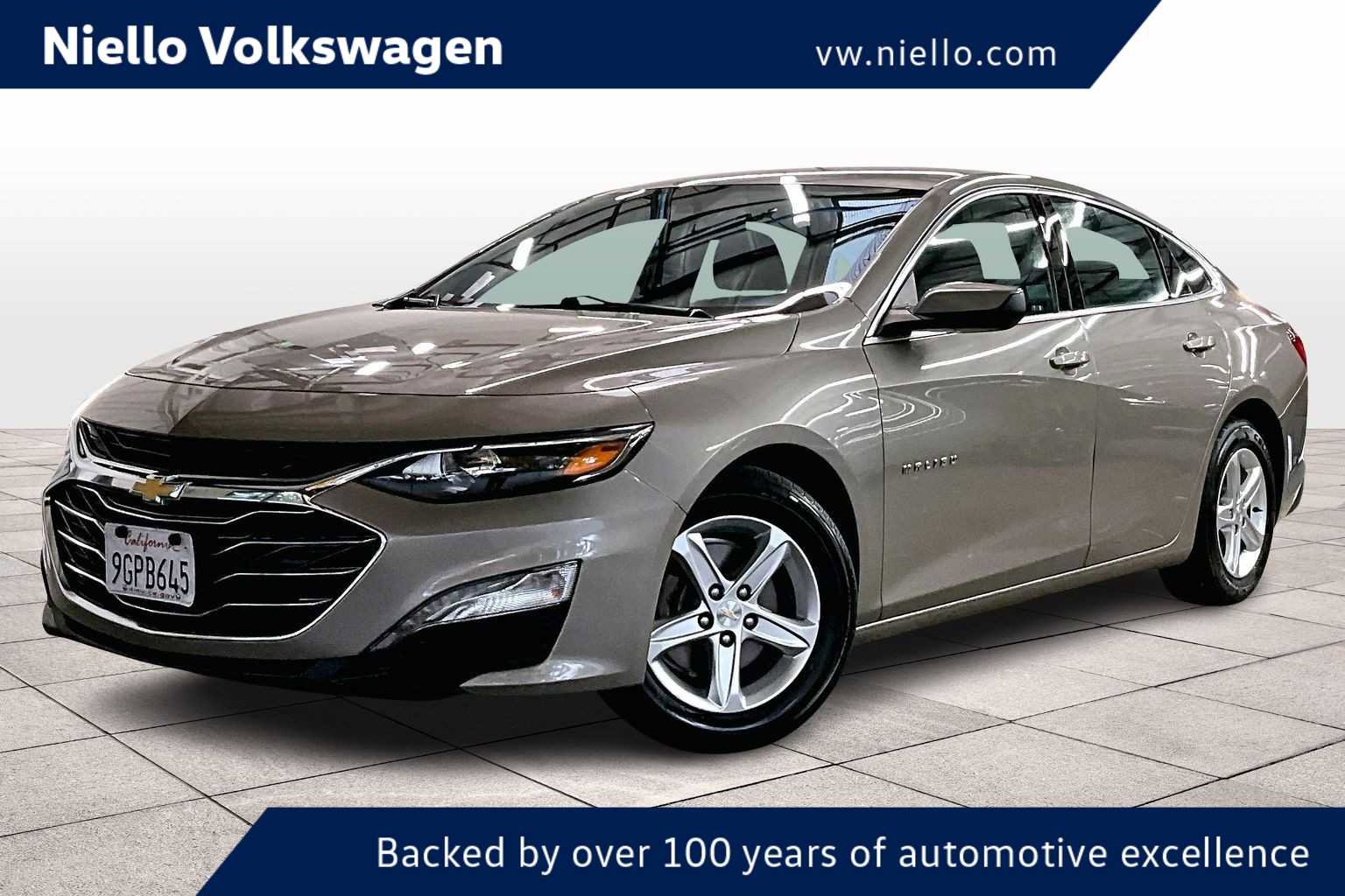 Used 2023 Chevrolet Malibu LT image 1