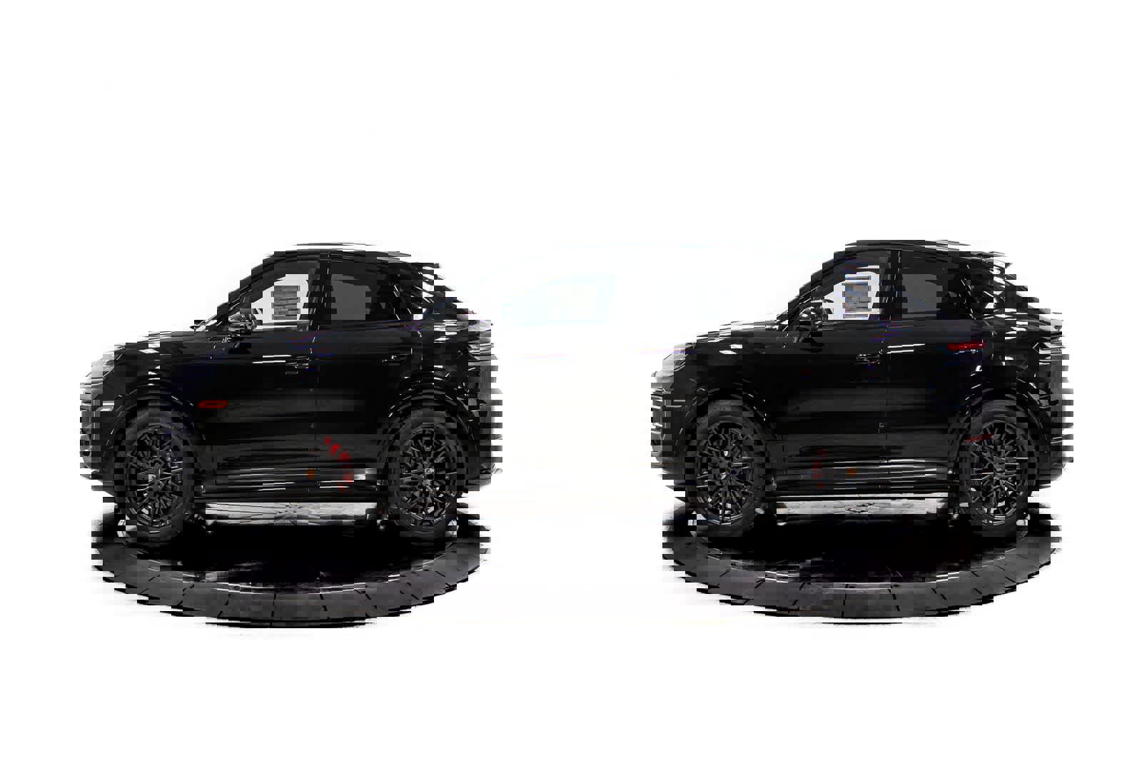 New 2026 Porsche Cayenne GTS AWD/4WD image 2