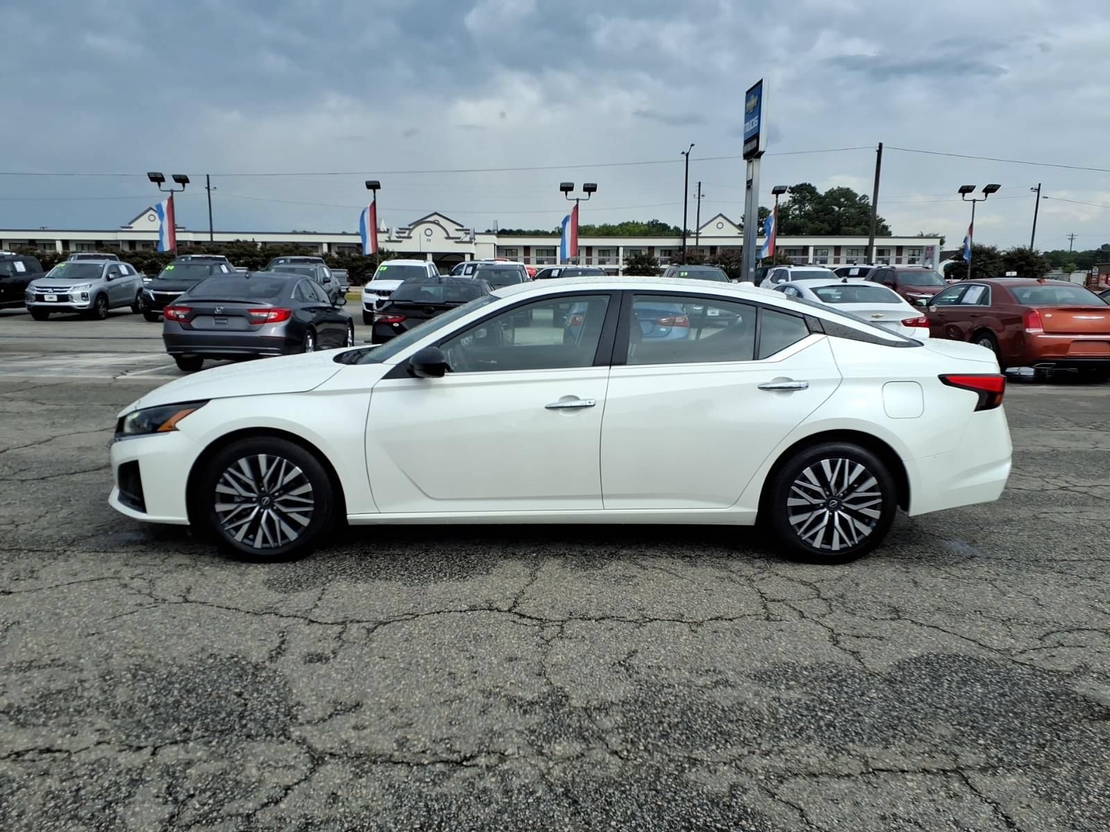 Used 2024 Nissan Altima 2.5 SV FWD video 2