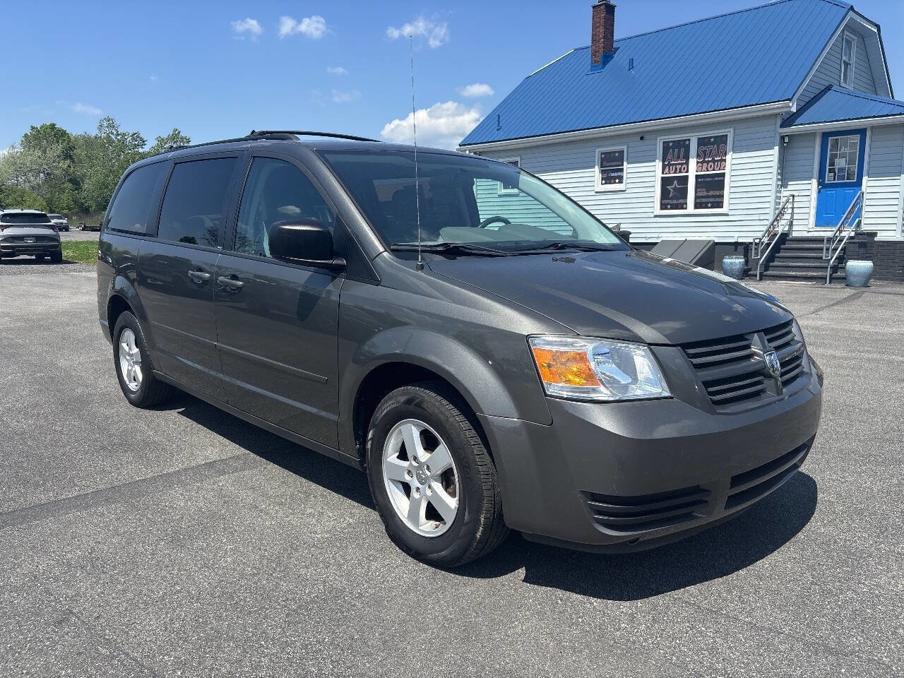 Used 2010 Dodge Grand Caravan Hero FWD image 9