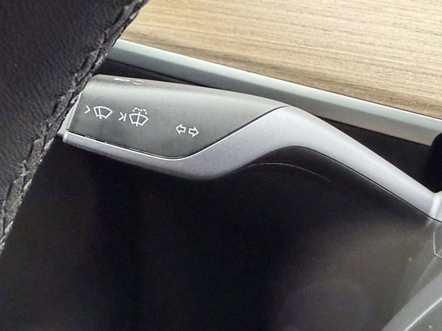 Used 2021 Tesla Model Y Long Range image 18