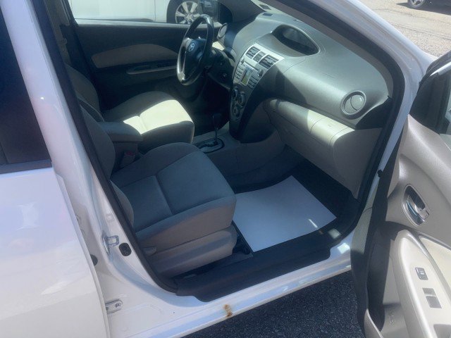 Used 2010 Toyota Yaris Sedan image 14