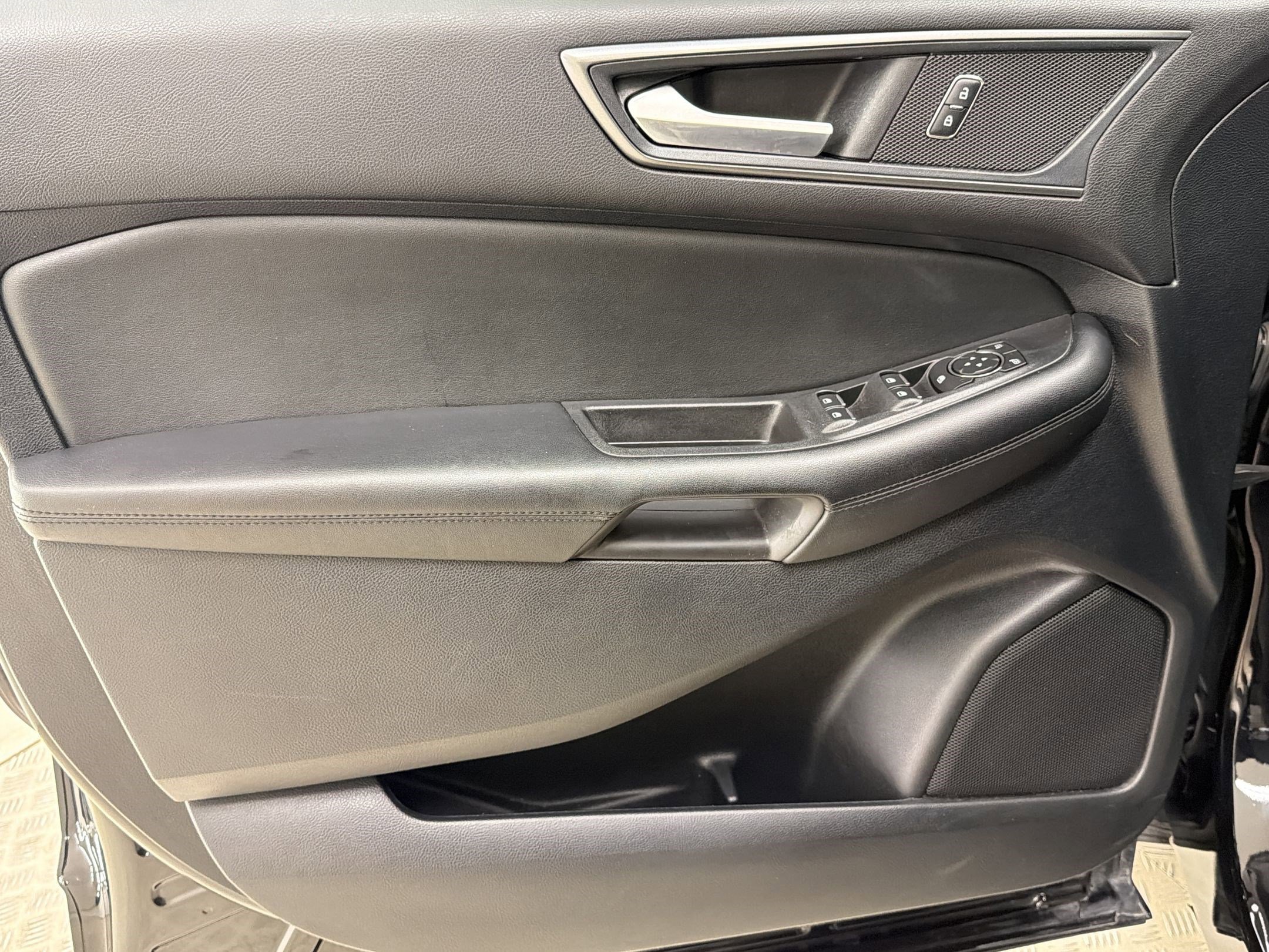 Used 2022 Ford Edge SE w/ Black Appearance Package AWD/4WD image 13