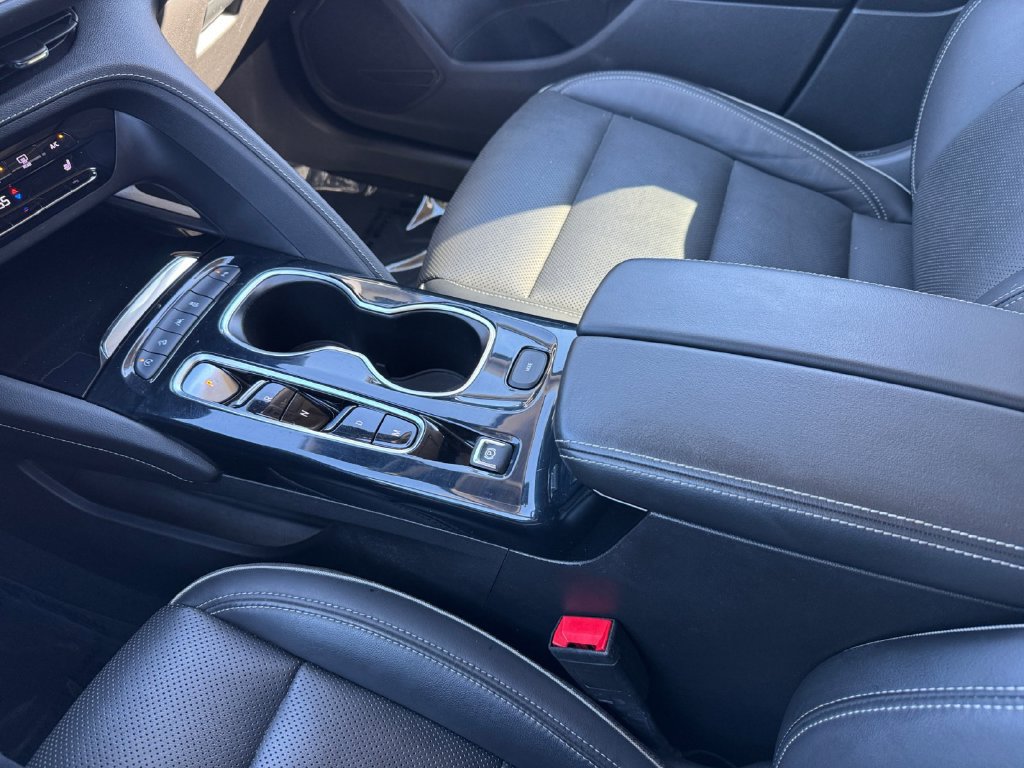 Used 2021 Buick Envision Essence w/ Sport Touring Package AWD/4WD image 26