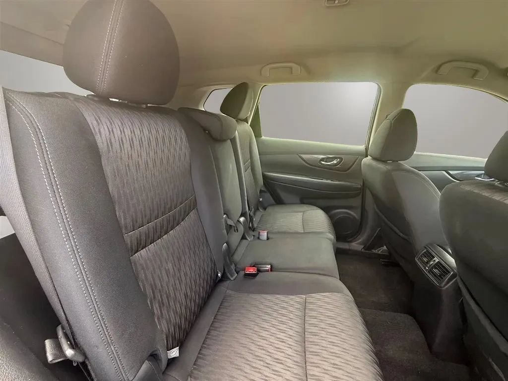 Used 2018 Nissan Rogue S AWD/4WD image 22