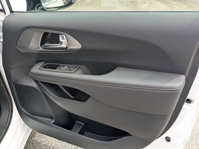 New 2026 Chrysler Voyager LX image 34