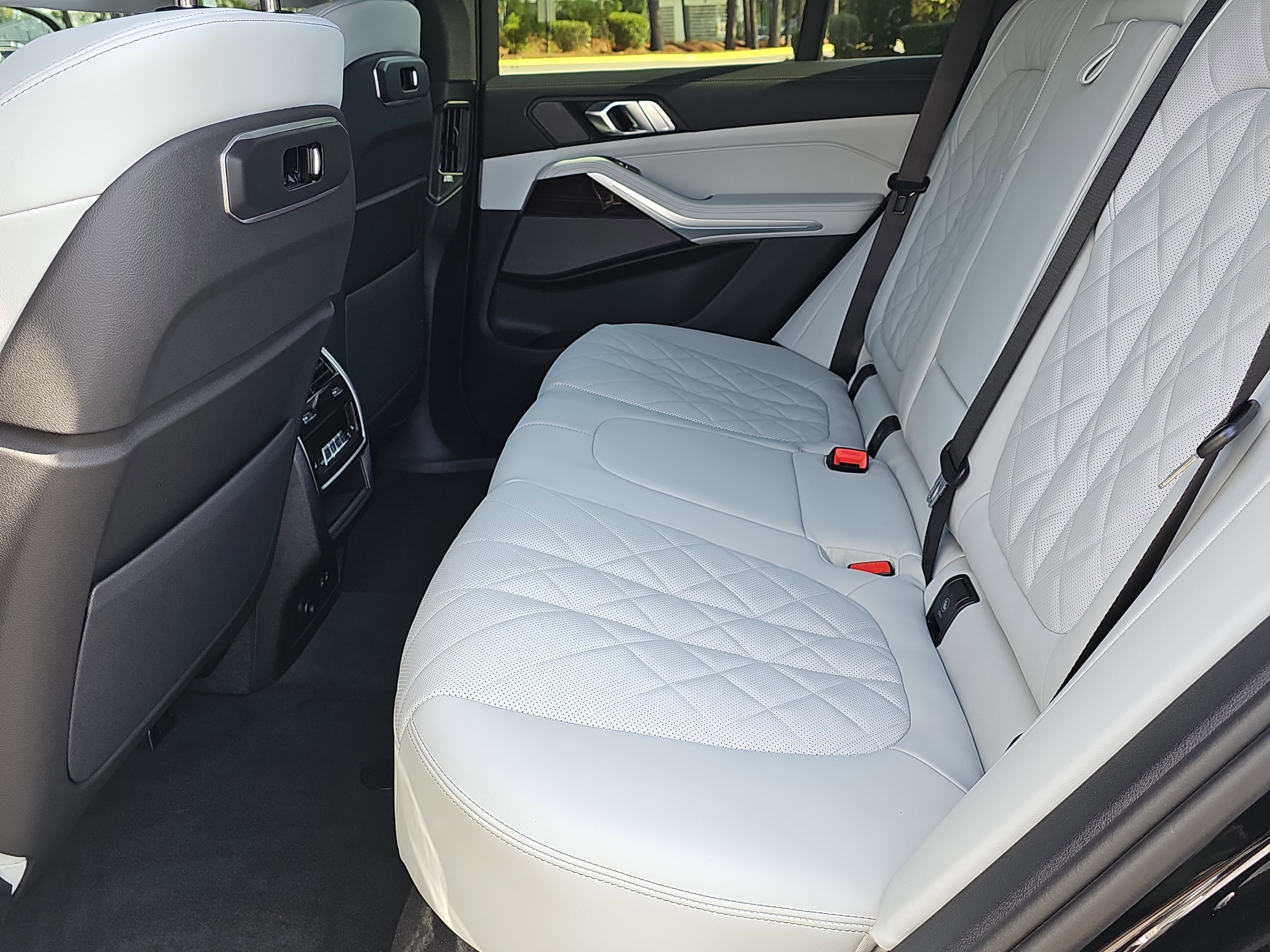 New 2026 BMW X5 xDrive40i w/ Climate Comfort Package image 16