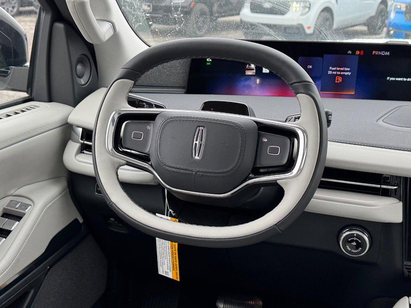 New 2025 Lincoln Navigator Reserve image 15