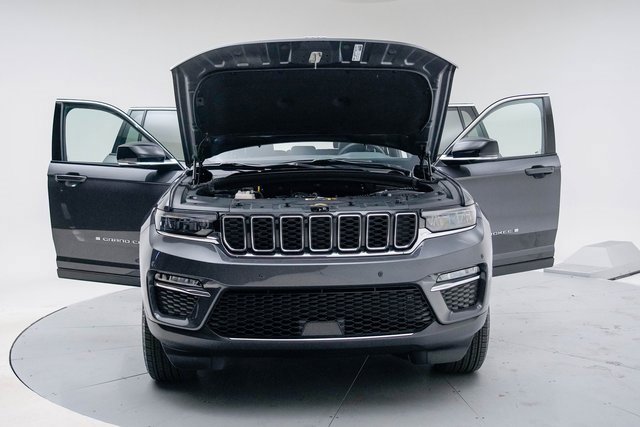 Used 2024 Jeep Grand Cherokee Limited image 16