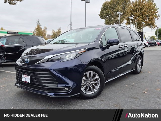 Used 2025 Toyota Sienna XLE