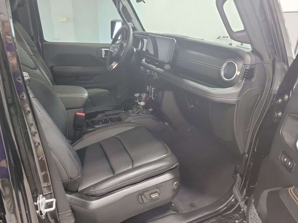 Used 2024 Jeep Wrangler Sahara w/ Safety Group image 13