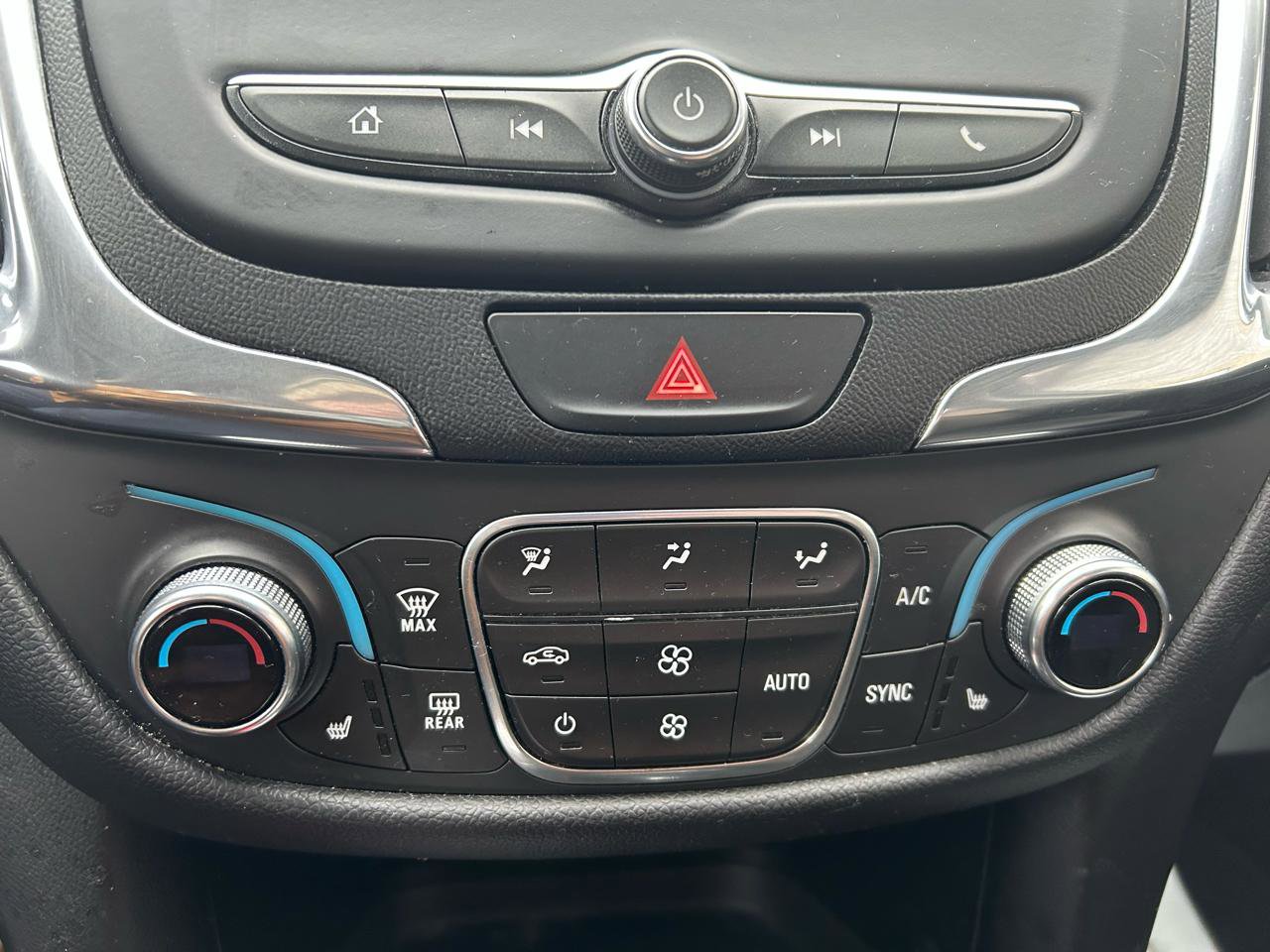 Used 2019 Chevrolet Equinox LT image 24