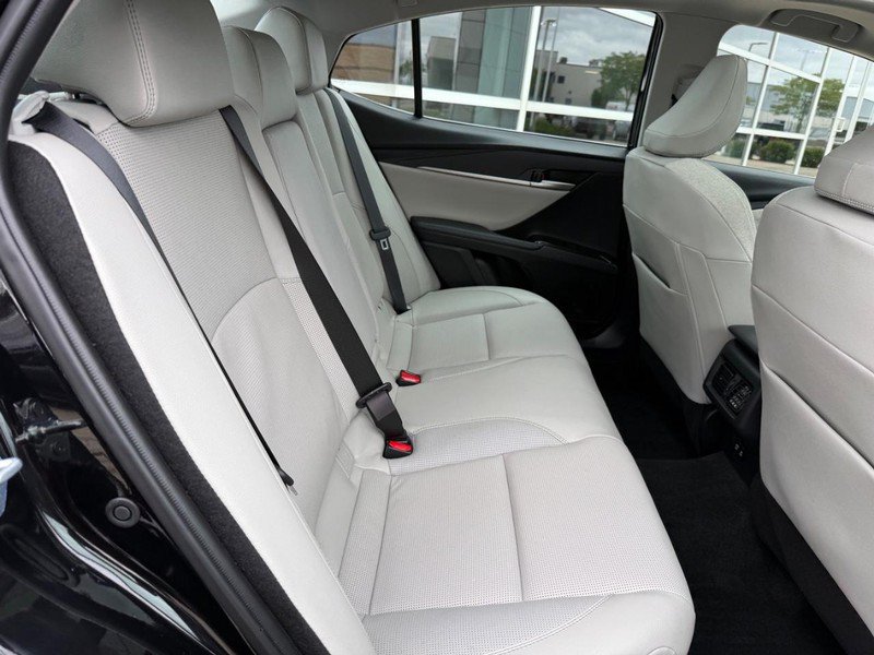 Used 2025 Toyota Camry XLE w/ Premium Plus Package AWD/4WD image 12