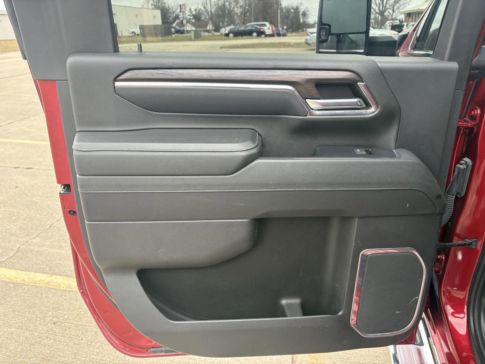 Used 2024 GMC Sierra 2500 SLT w/ SLT Premium Package image 13