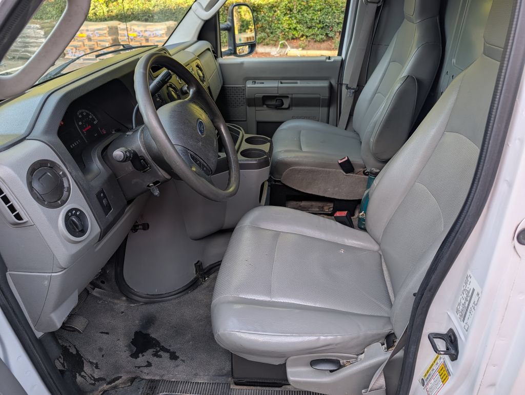 Used 2014 Ford E-250 and Econoline 250 Extended w/ Power Group RWD image 11