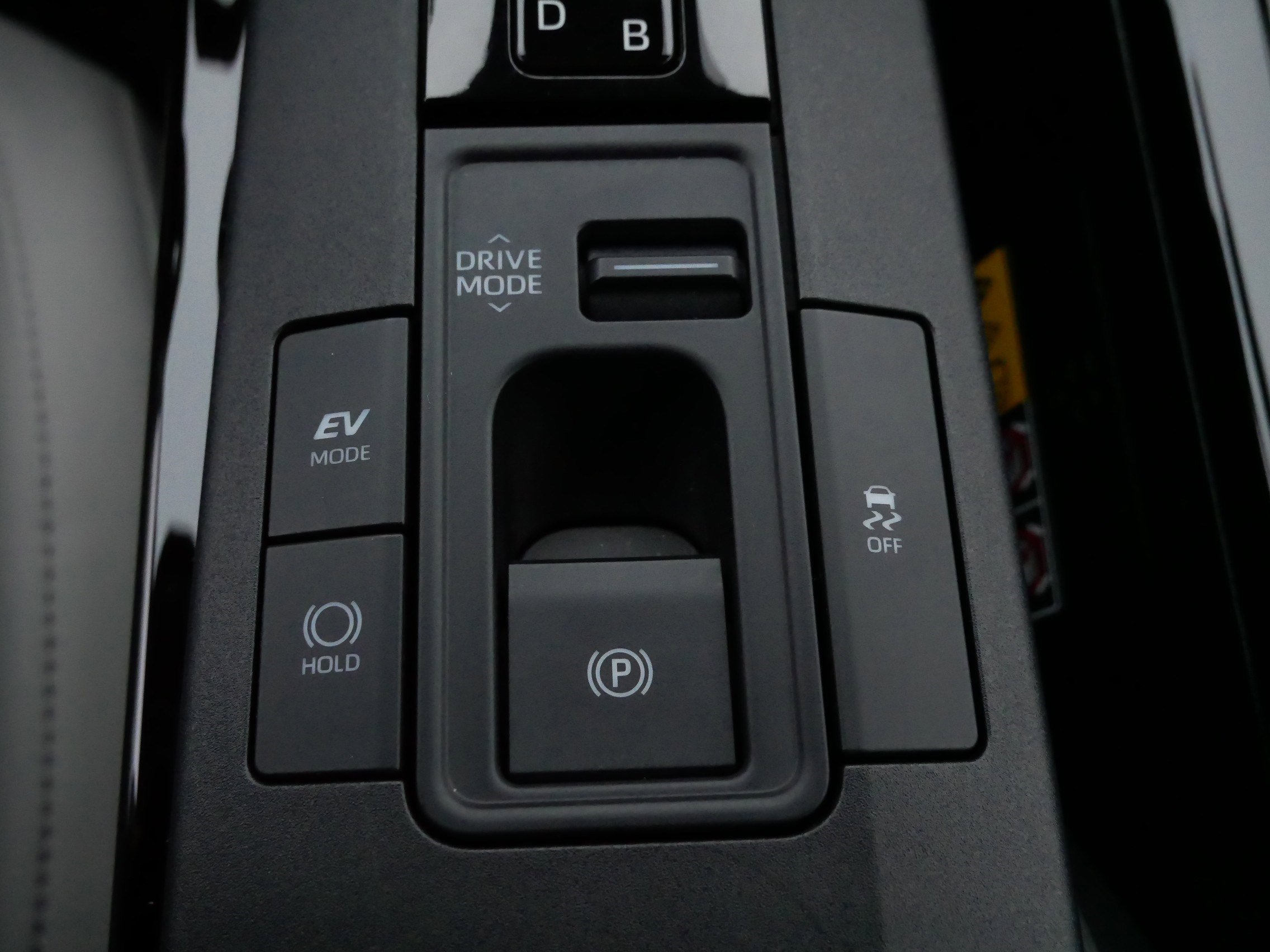 Used 2025 Toyota Prius Limited image 32