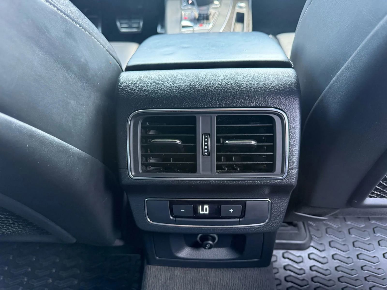 Used 2018 Audi SQ5 Premium Plus w/ Navigation Package image 38