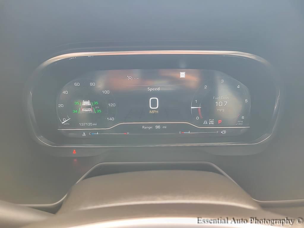 Used 2023 GMC Yukon SLT AWD/4WD image 5